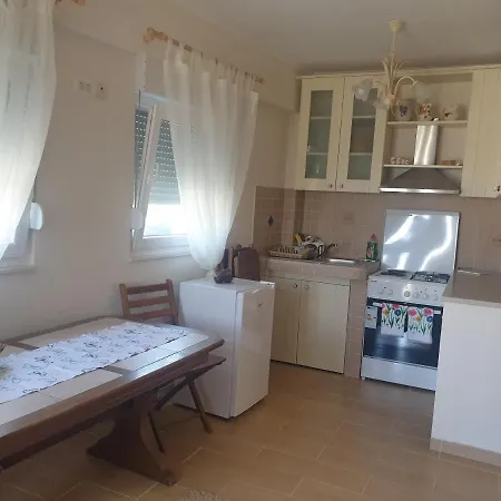 Apartment Delia *